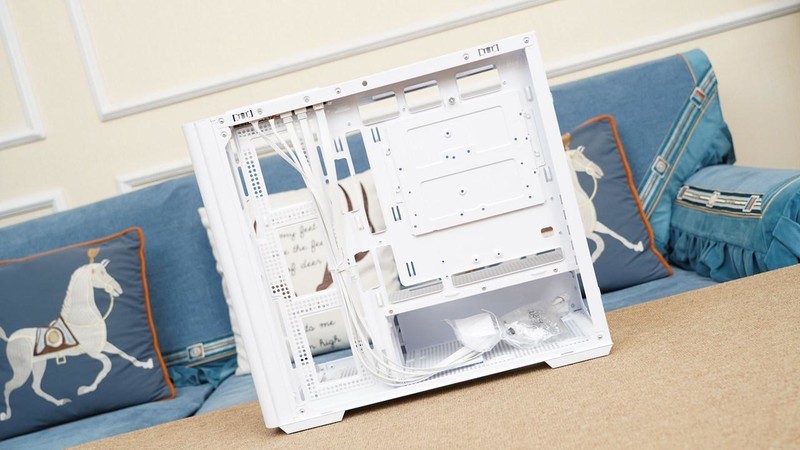 如何打造高性能海景房？14900K+华硕B760小吹雪S+影驰RTX4080S主机分享