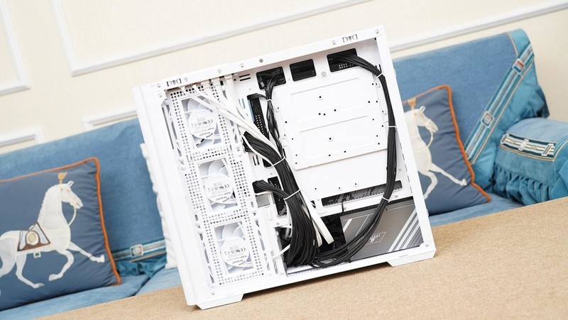 如何打造高性能海景房？14900K+华硕B760小吹雪S+影驰RTX4080S主机分享