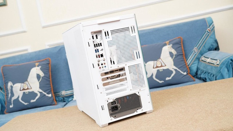 如何打造高性能海景房？14900K+华硕B760小吹雪S+影驰RTX4080S主机分享