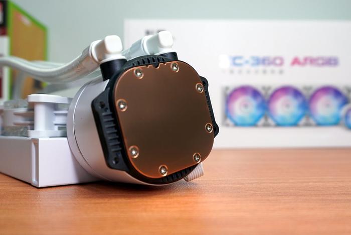 打工人辛苦一年发年终奖，买一台二次元电脑犒劳自己不香吗？