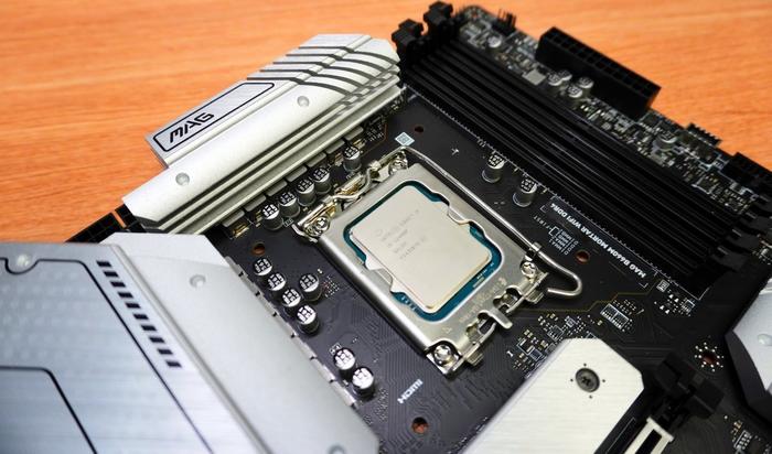 打工人辛苦一年发年终奖，买一台二次元电脑犒劳自己不香吗？