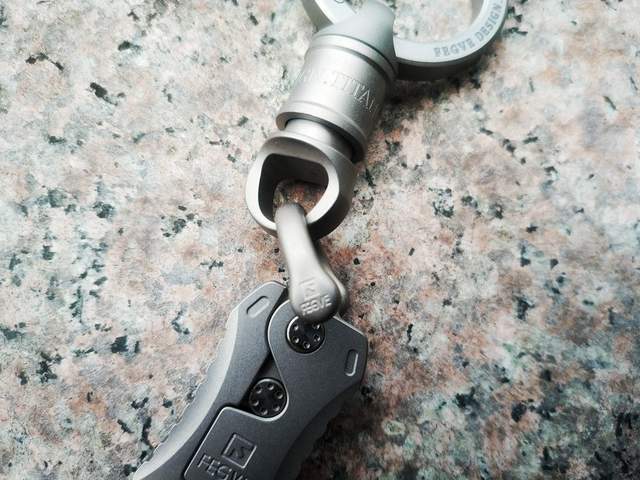 不能开快递的潮玩挂坠不是解压的EDC神器：fegve钛合金多功能挂坠