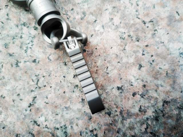 不能开快递的潮玩挂坠不是解压的EDC神器：fegve钛合金多功能挂坠