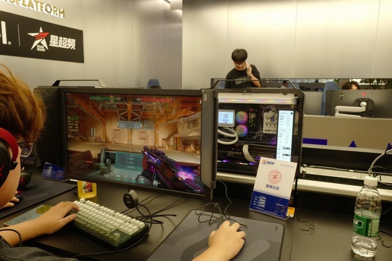 星超频专业超频调校 沃存SOLAR携手全国最大全场i9K电竞馆