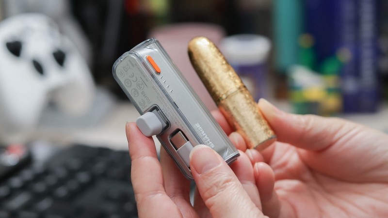 充电宝瘦身成功！口红大小，还能换头变形的闪极随行Mini2有多上头？