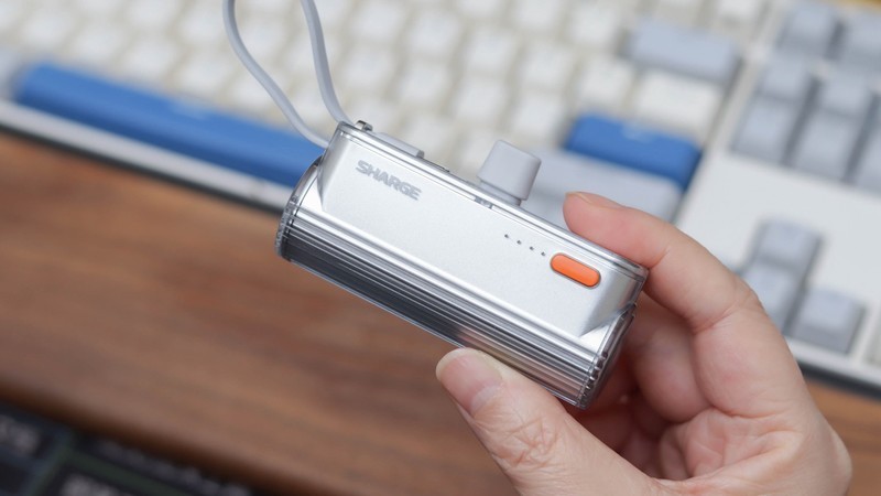 充电宝瘦身成功！口红大小，还能换头变形的闪极随行Mini2有多上头？