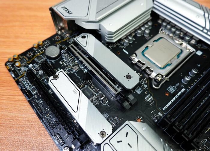 打工人辛苦一年发年终奖，买一台二次元电脑犒劳自己不香吗？