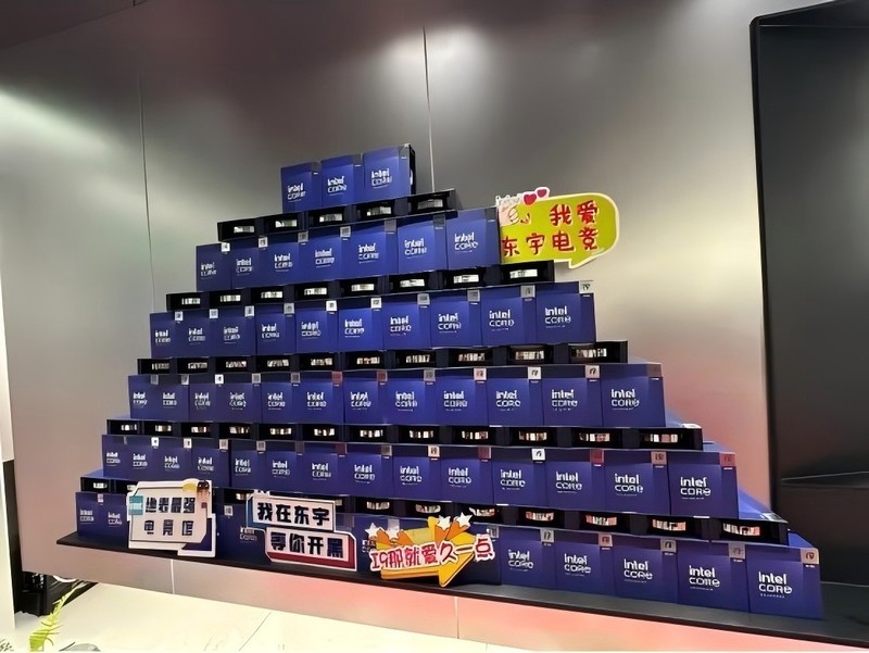 星超频专业超频调校 沃存SOLAR携手全国最大全场i9K电竞馆