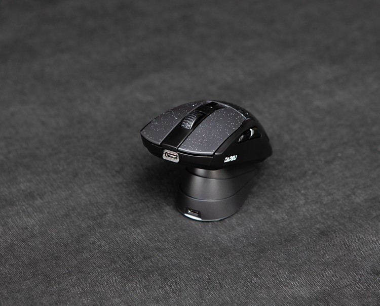 国产自研，性价比爆棚—达尔优A950三模无线电竞游戏鼠标