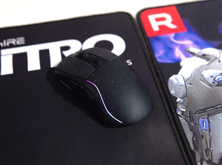 国产自研，性价比爆棚—达尔优A950三模无线电竞游戏鼠标