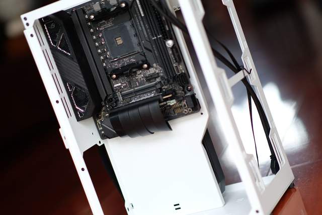 老酒换新瓶，有得有失的装机体验，乔思伯VR3如何兼容C8i DTX版型？