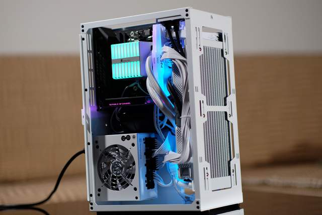 老酒换新瓶，有得有失的装机体验，乔思伯VR3如何兼容C8i DTX版型？