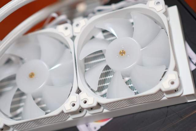 老酒换新瓶，有得有失的装机体验，乔思伯VR3如何兼容C8i DTX版型？