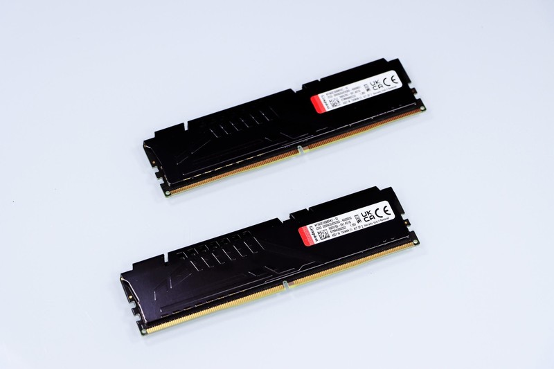 R5 7600 + X670E 吹雪搭台，5 款显卡实测《生化危机4：重置版》