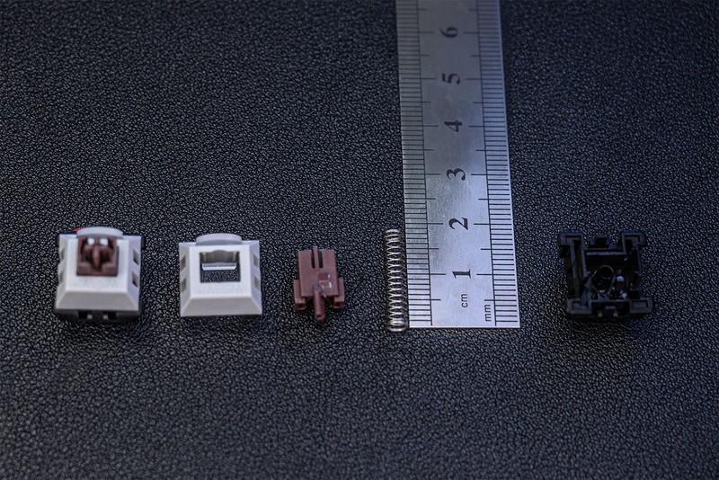 不扯玄学只谈科学，拆解瑞翼鲨五行轴，探索手感与结构之谜