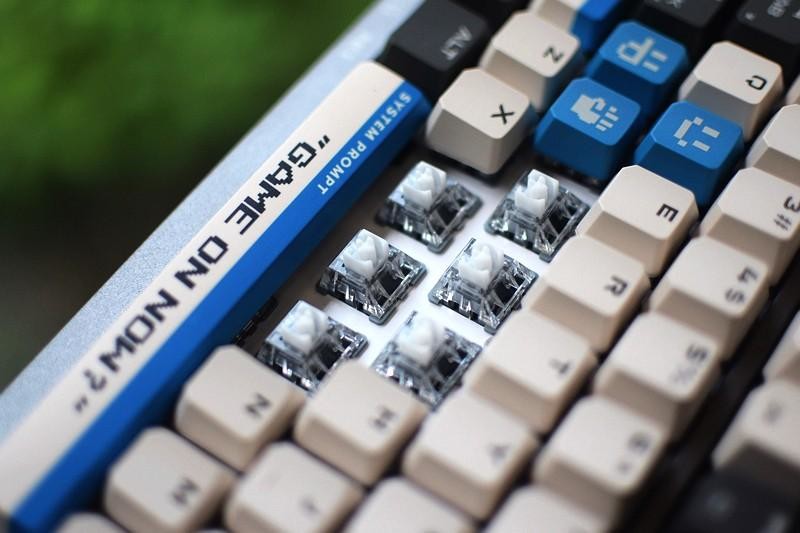 免驱RT功能 阿尔法光轴 双飞燕像素大战AT98重新定义变速光轴