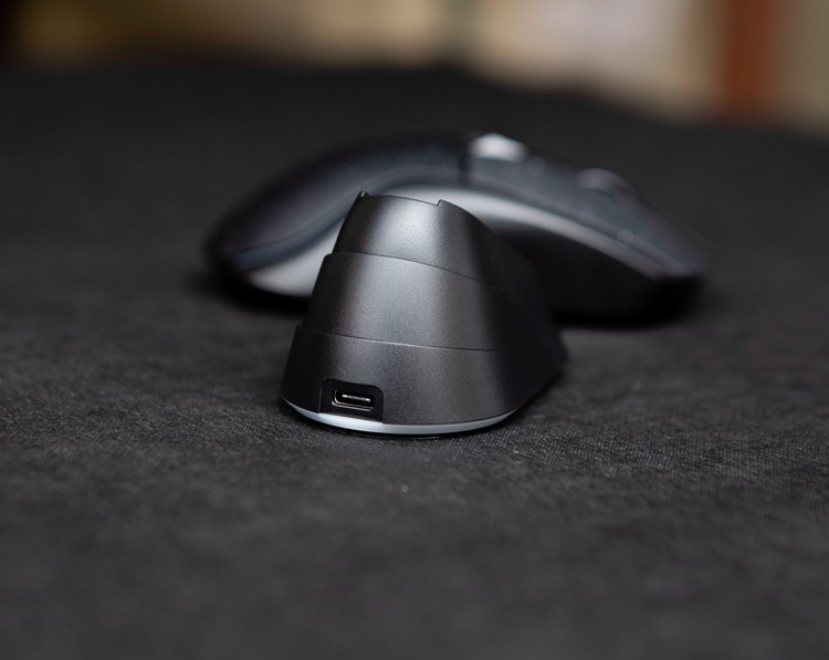 国产自研，性价比爆棚—达尔优A950三模无线电竞游戏鼠标