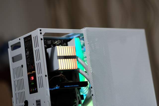 老酒换新瓶，有得有失的装机体验，乔思伯VR3如何兼容C8i DTX版型？