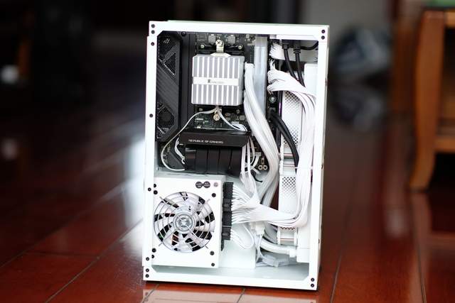 老酒换新瓶，有得有失的装机体验，乔思伯VR3如何兼容C8i DTX版型？