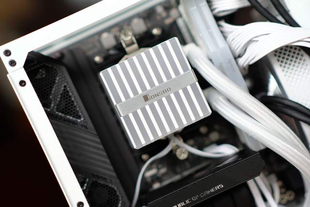 老酒换新瓶，有得有失的装机体验，乔思伯VR3如何兼容C8i DTX版型？