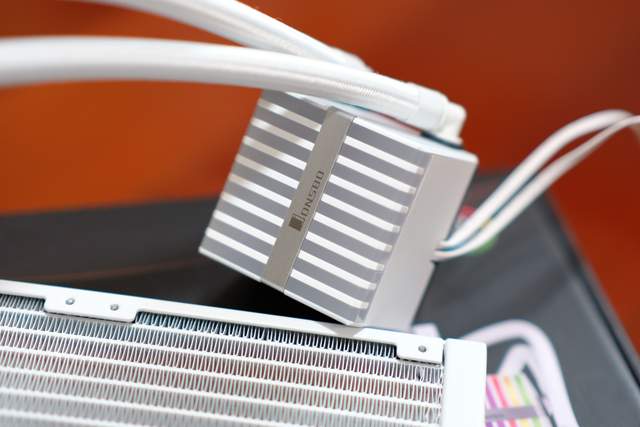 老酒换新瓶，有得有失的装机体验，乔思伯VR3如何兼容C8i DTX版型？