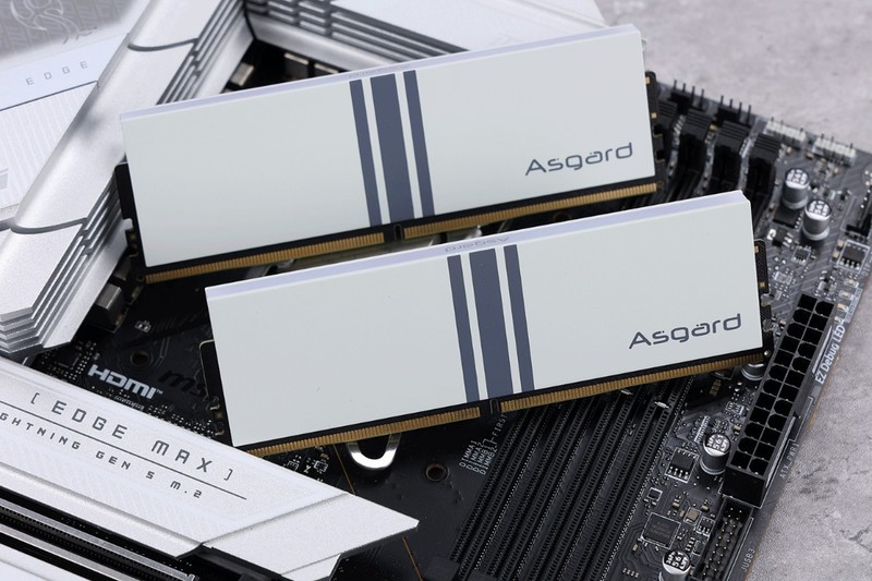 轻松8000MHz，容量也拉满！阿斯加特女武神D5-6800 24G*2内存实测