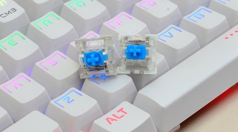 不扯玄学只谈科学，拆解瑞翼鲨五行轴，探索手感与结构之谜