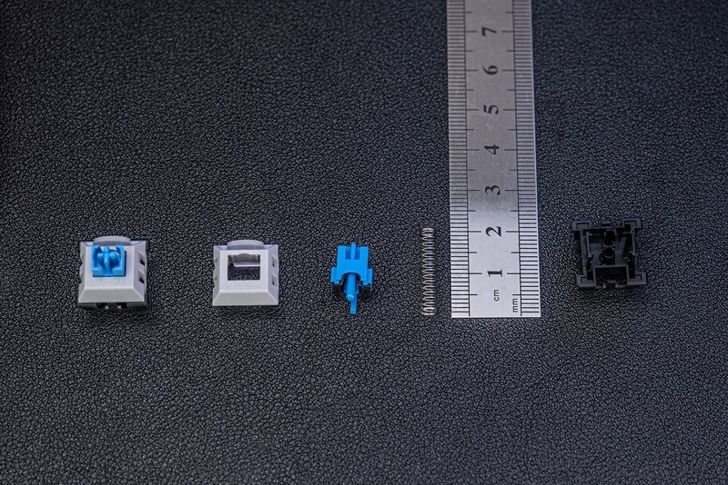 不扯玄学只谈科学，拆解瑞翼鲨五行轴，探索手感与结构之谜