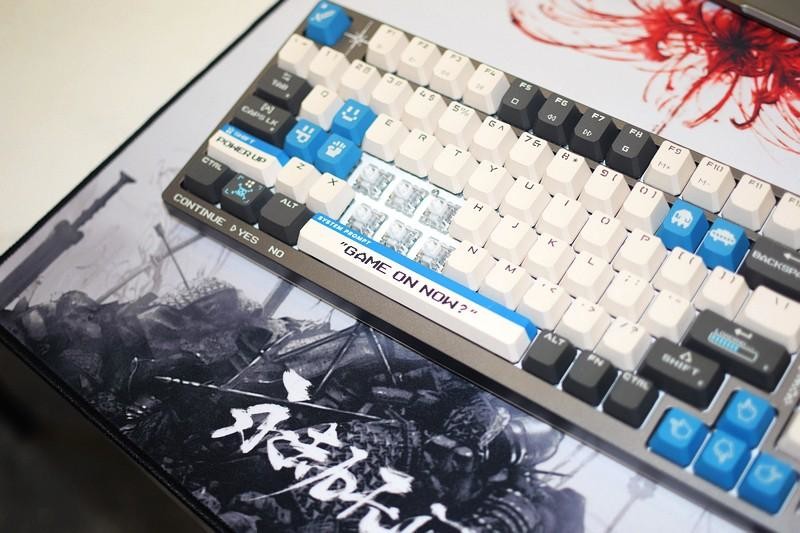 免驱RT功能 阿尔法光轴 双飞燕像素大战AT98重新定义变速光轴