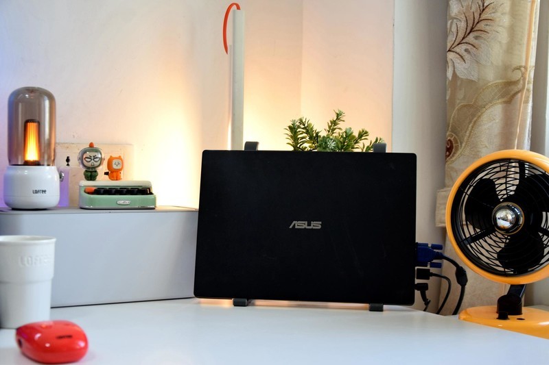 三屏齐聚，铝合金工业风桌搭清单，有颜值有生产力，你爱了吗？