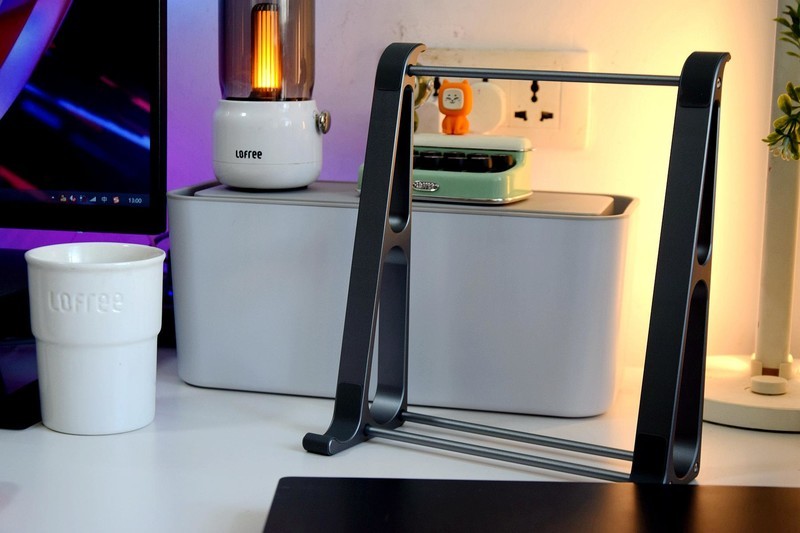 三屏齐聚，铝合金工业风桌搭清单，有颜值有生产力，你爱了吗？