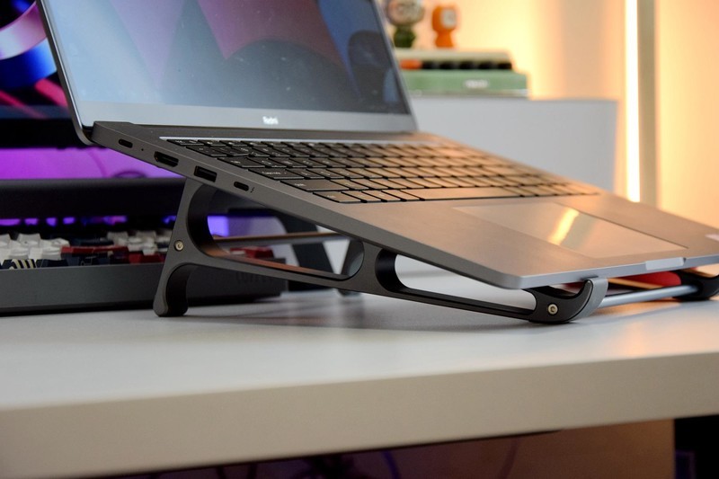 三屏齐聚，铝合金工业风桌搭清单，有颜值有生产力，你爱了吗？