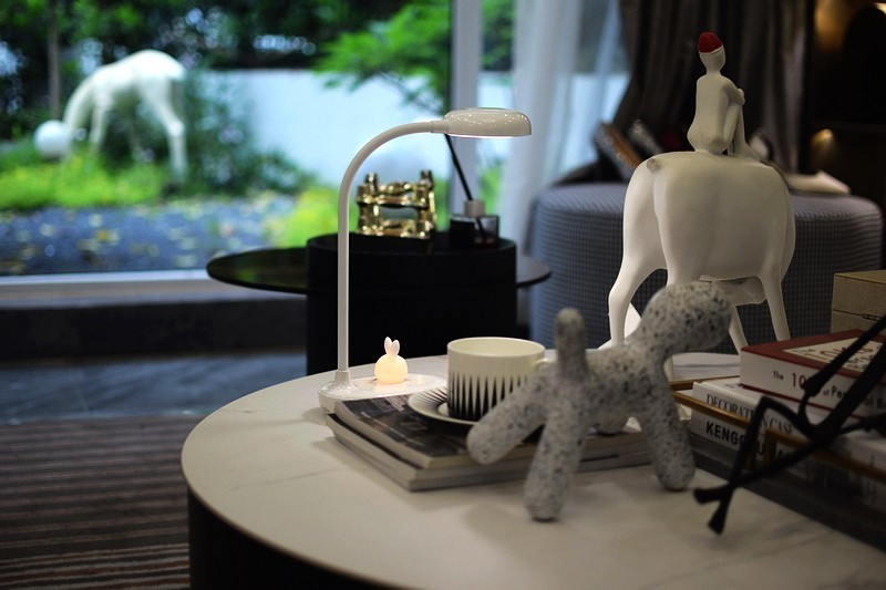 无极调光 萌兔独立小夜灯 飞利浦智睿双光源充电台灯