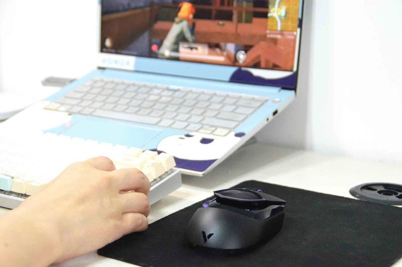 带屏显“超跑”个性游戏鼠标，玩家最佳外设搭档雷柏VT960PRO评测