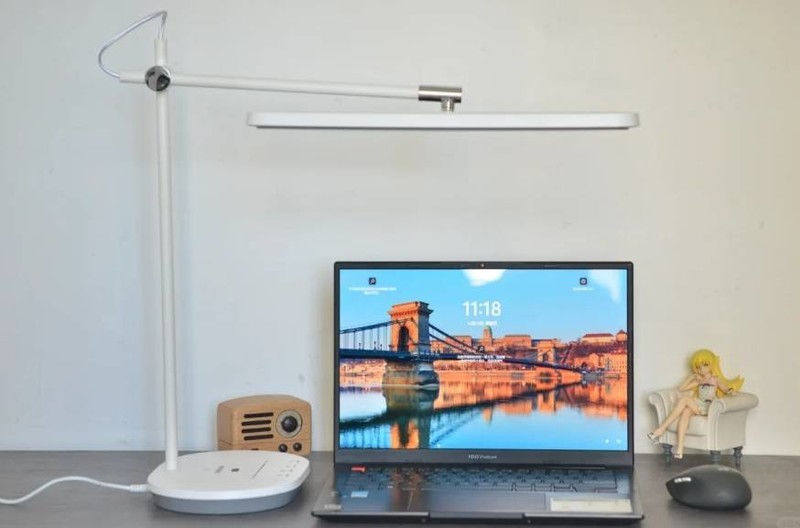 中学生适宜用什么样的台灯？分享适合中学生的护眼台灯