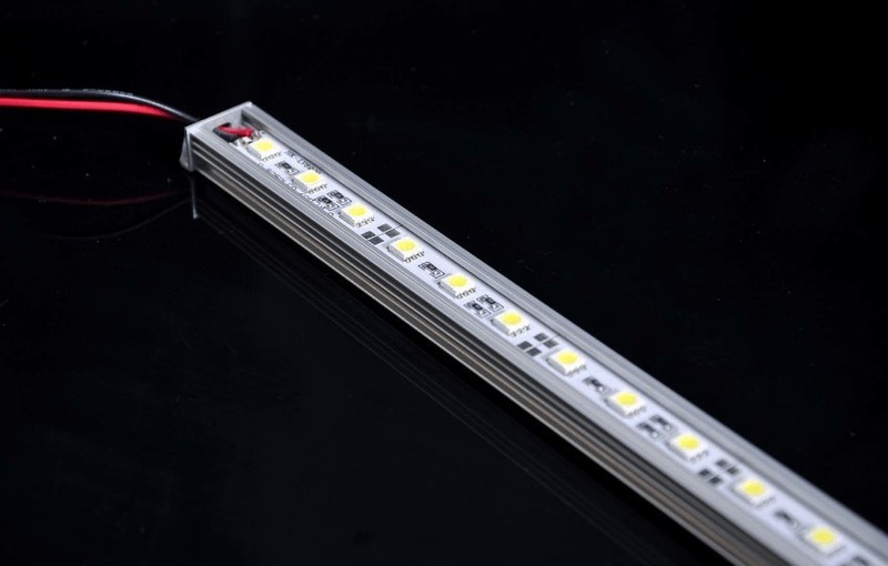 中学生适宜用什么样的台灯？分享适合中学生的护眼台灯