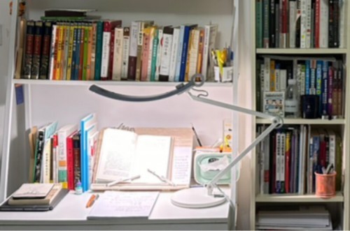 原来劣质护眼台灯是视力的无声杀手！孩子用的台灯哪个牌子好用