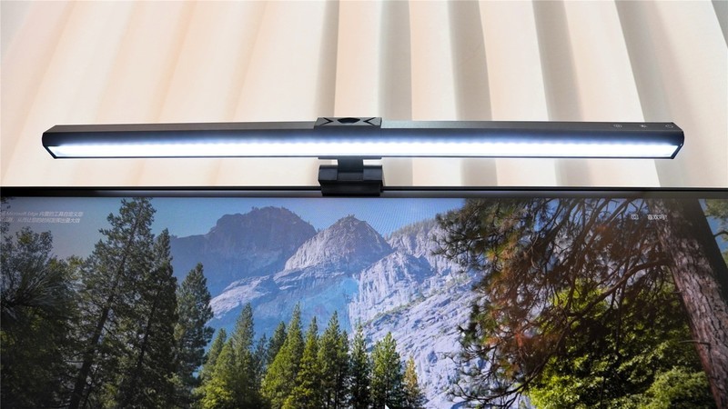 108颗类太阳灯珠+6档色温调节+无反光设计！书客SKR1屏幕挂灯评测