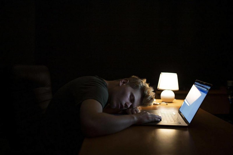 屏幕挂灯是不是智商税？屏幕挂灯的行业乱象揭秘