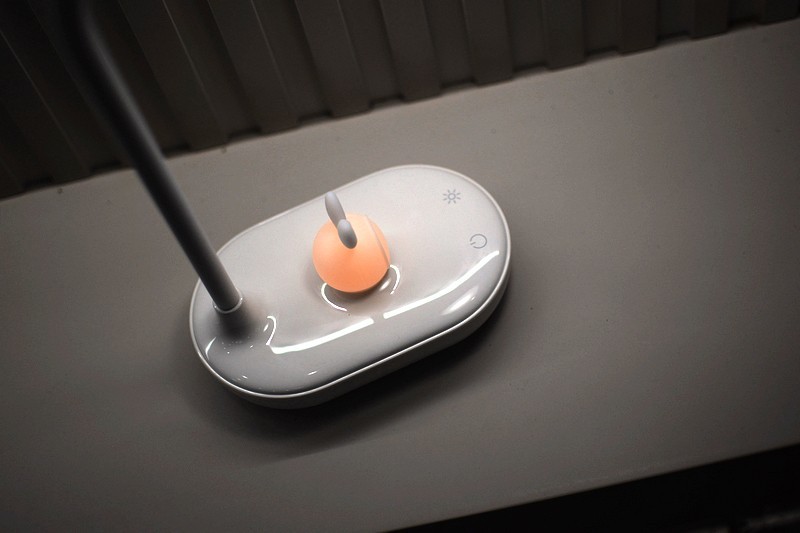 无极调光 萌兔独立小夜灯 飞利浦智睿双光源充电台灯