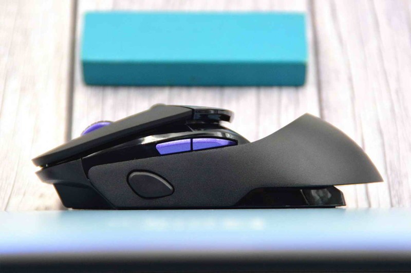 带屏显“超跑”个性游戏鼠标，玩家最佳外设搭档雷柏VT960PRO评测