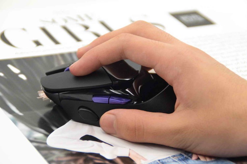 带屏显“超跑”个性游戏鼠标，玩家最佳外设搭档雷柏VT960PRO评测