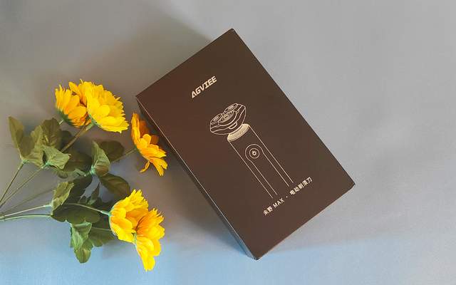 德国进口刀片，千元级清爽体验，未野MAX剃须刀