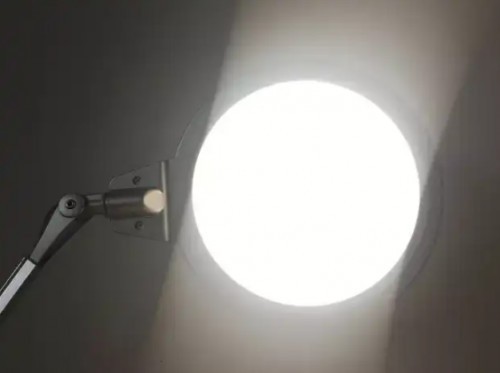 原来劣质护眼台灯是视力的无声杀手！孩子用的台灯哪个牌子好用