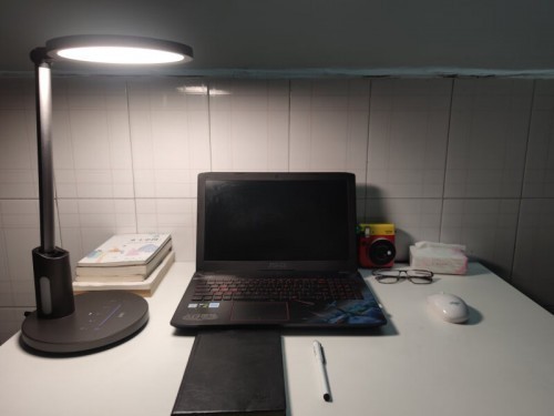 原来劣质护眼台灯是视力的无声杀手！孩子用的台灯哪个牌子好用