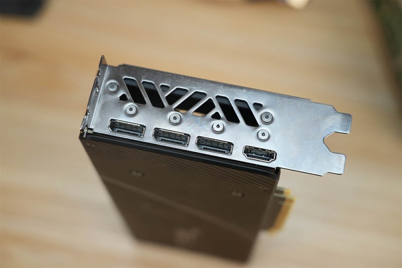 华硕Z890 AYW W主板搭配英特尔锐炫A750：开启畅享极致游戏体验！