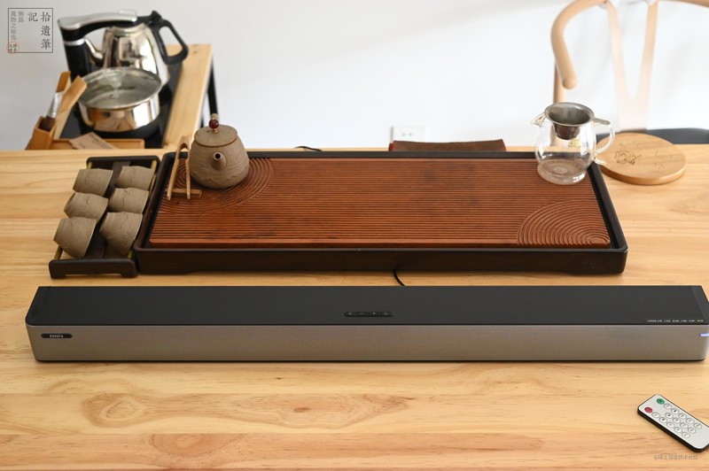 在家休息或者是工作学习期间，不妨准备一台好听好看的音箱