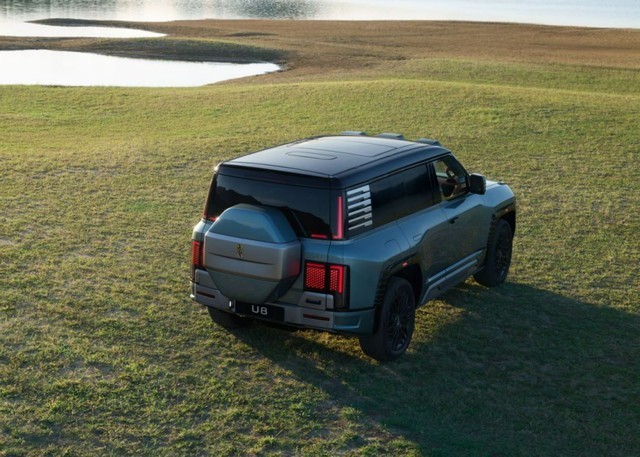 仰望U8豪华版：上市价格109.8万元，安全与动力全拉满