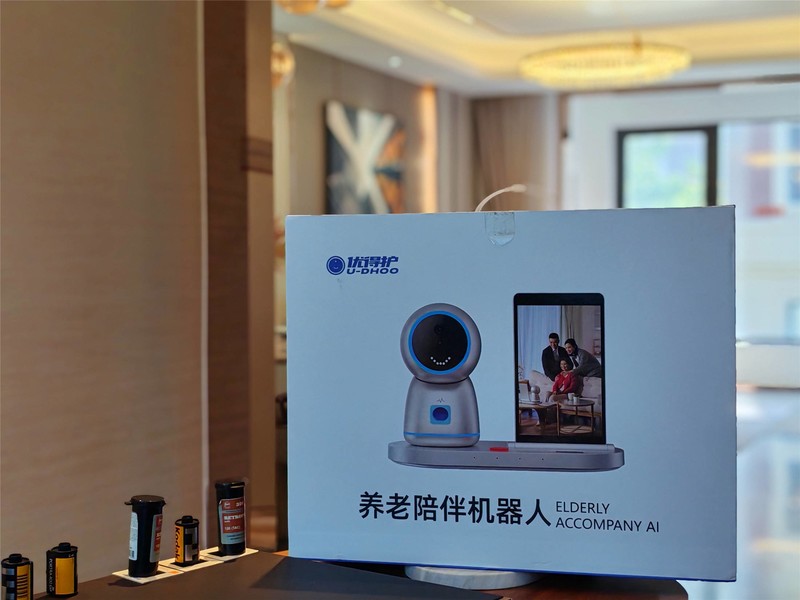 AI养老陪护是否靠谱？优得护养老陪伴机器人，真科技and智商税？