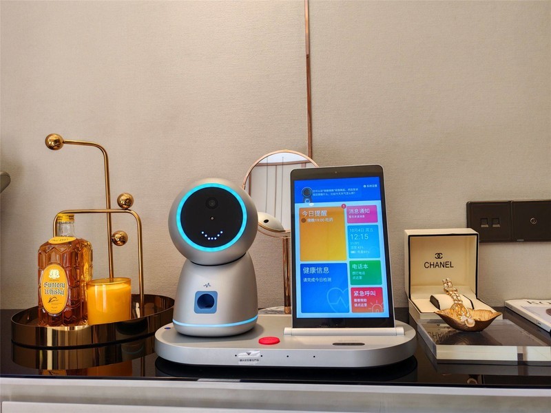 AI养老陪护是否靠谱？优得护养老陪伴机器人，真科技and智商税？